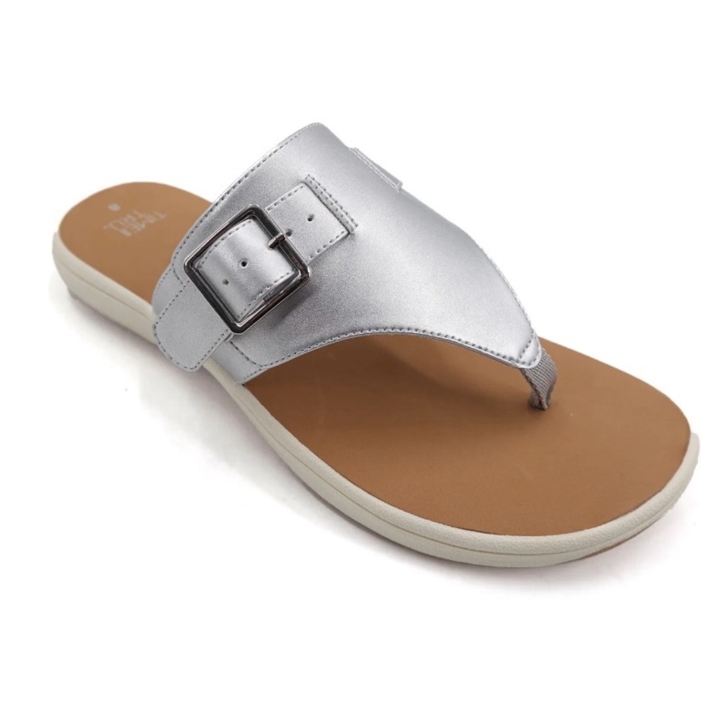 Time and Tru Silver Buckle Thong Sandals Women’s‎ Size 8 NWT